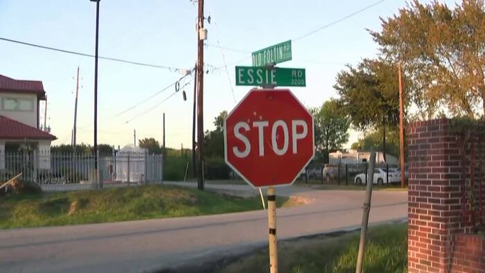 Crash during ICE pursuit in Northwest Harris County sparks conflicting accounts from family, federal agents