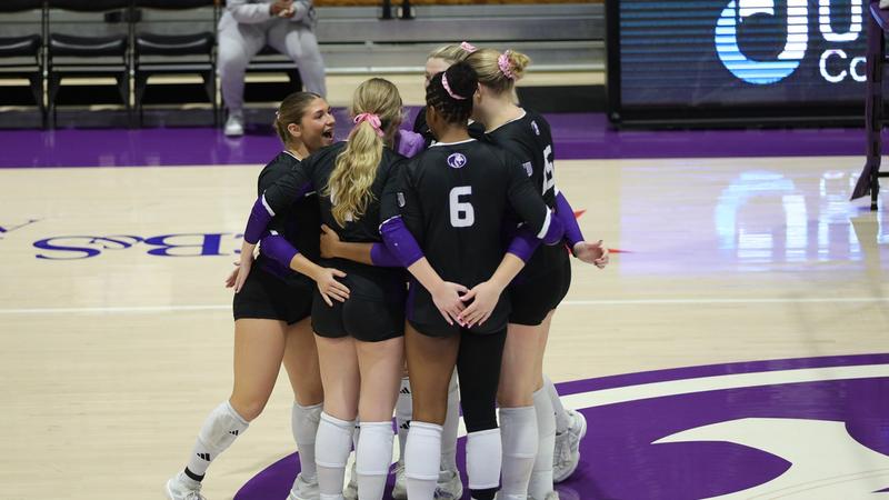 Volleyball preps for weekend match at UT Arlington