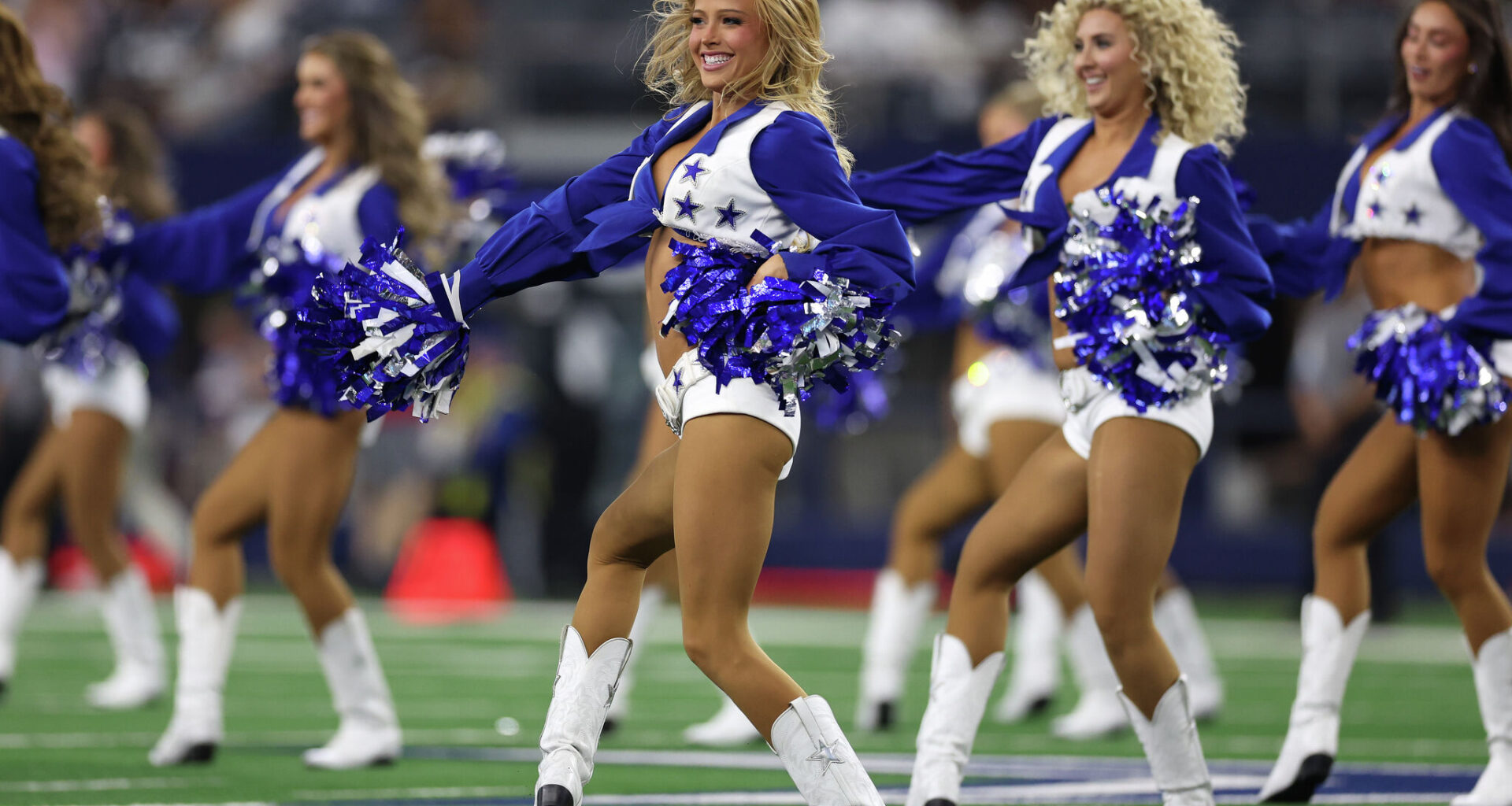 Cowboys Cheerleaders unionize and prepare for contract talks