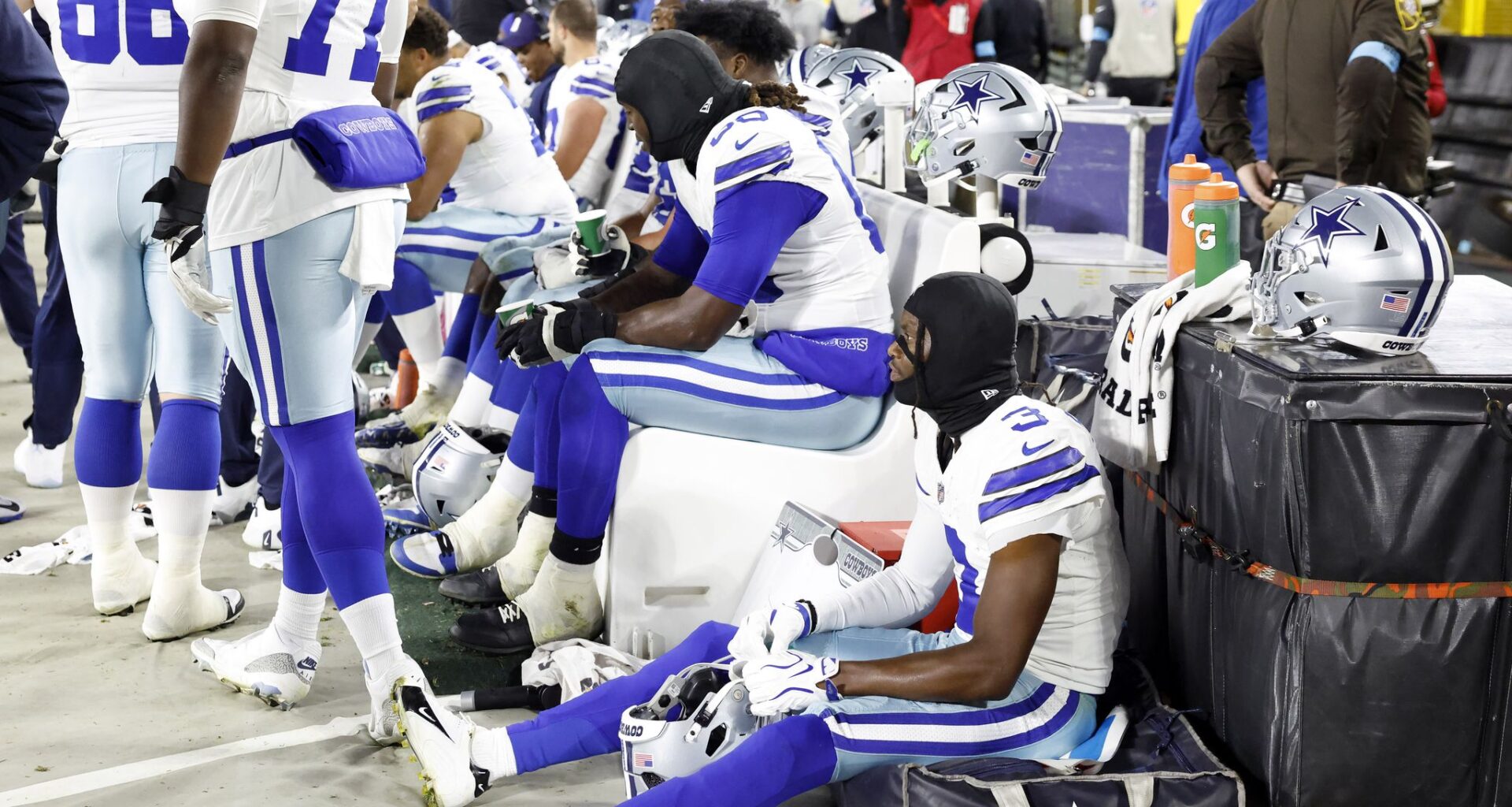 Cowboys coach issues challenge to star WR to be more 'team-first'