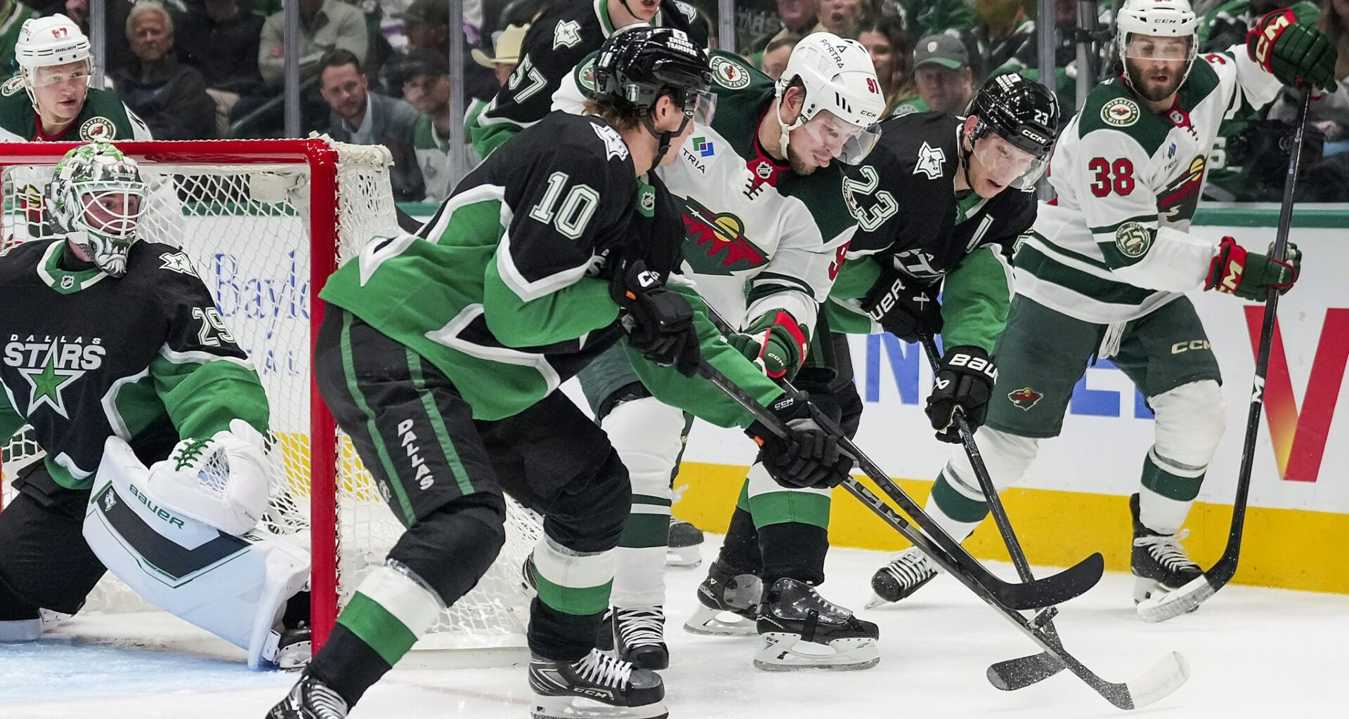 Dallas Stars move Oskar Bäck to LTIR, Esa Lindell to IR