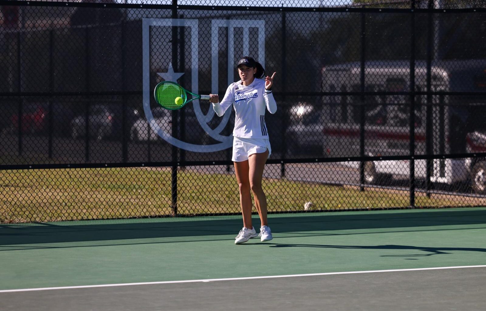 Farkaslaki Reaches Semifinals at UAC Fall Invite as Mavericks Split Weekend