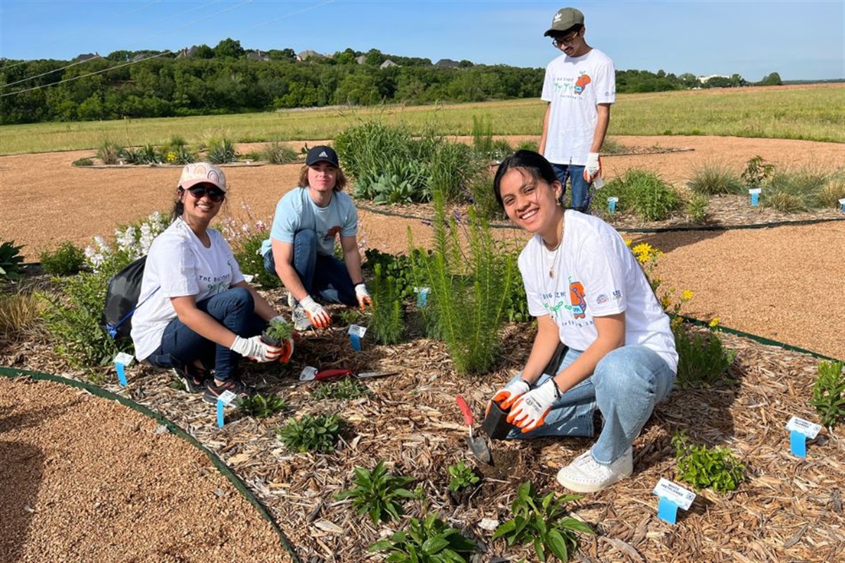 Lake Arlington Garden Activity Day