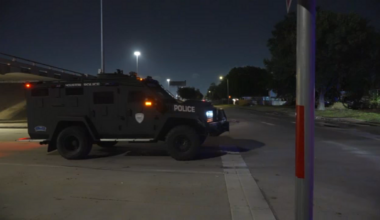 Man hospitalized after shooting in southeast Houston, SWAT responds after suspect refused to leave house, Houston police say