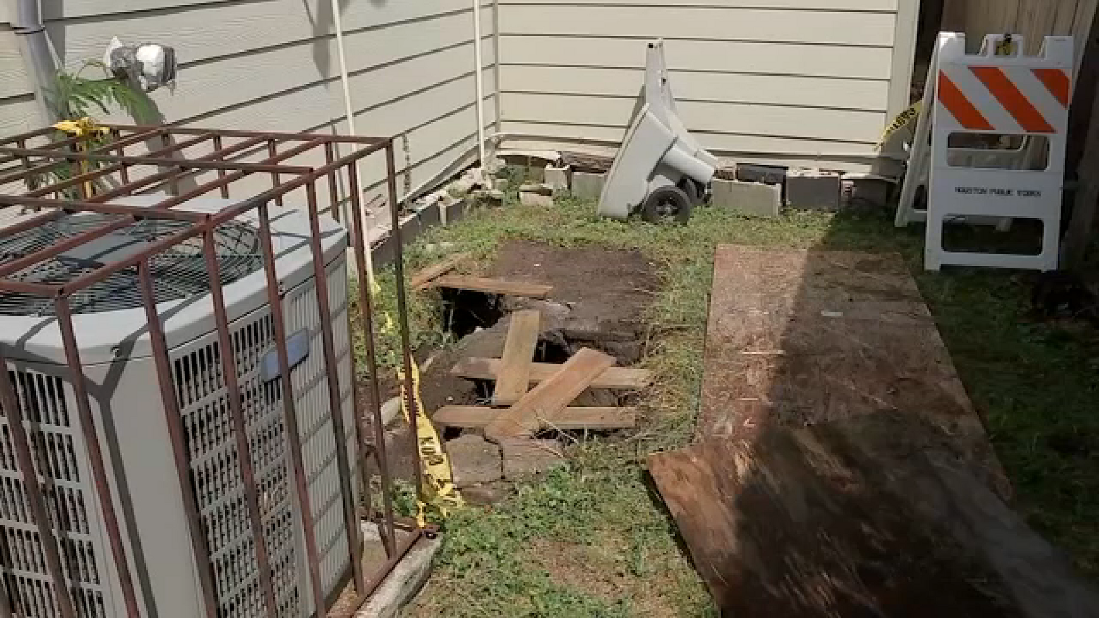 Houston homeowner frustrated, looking for answers over hole that opened up in backyard