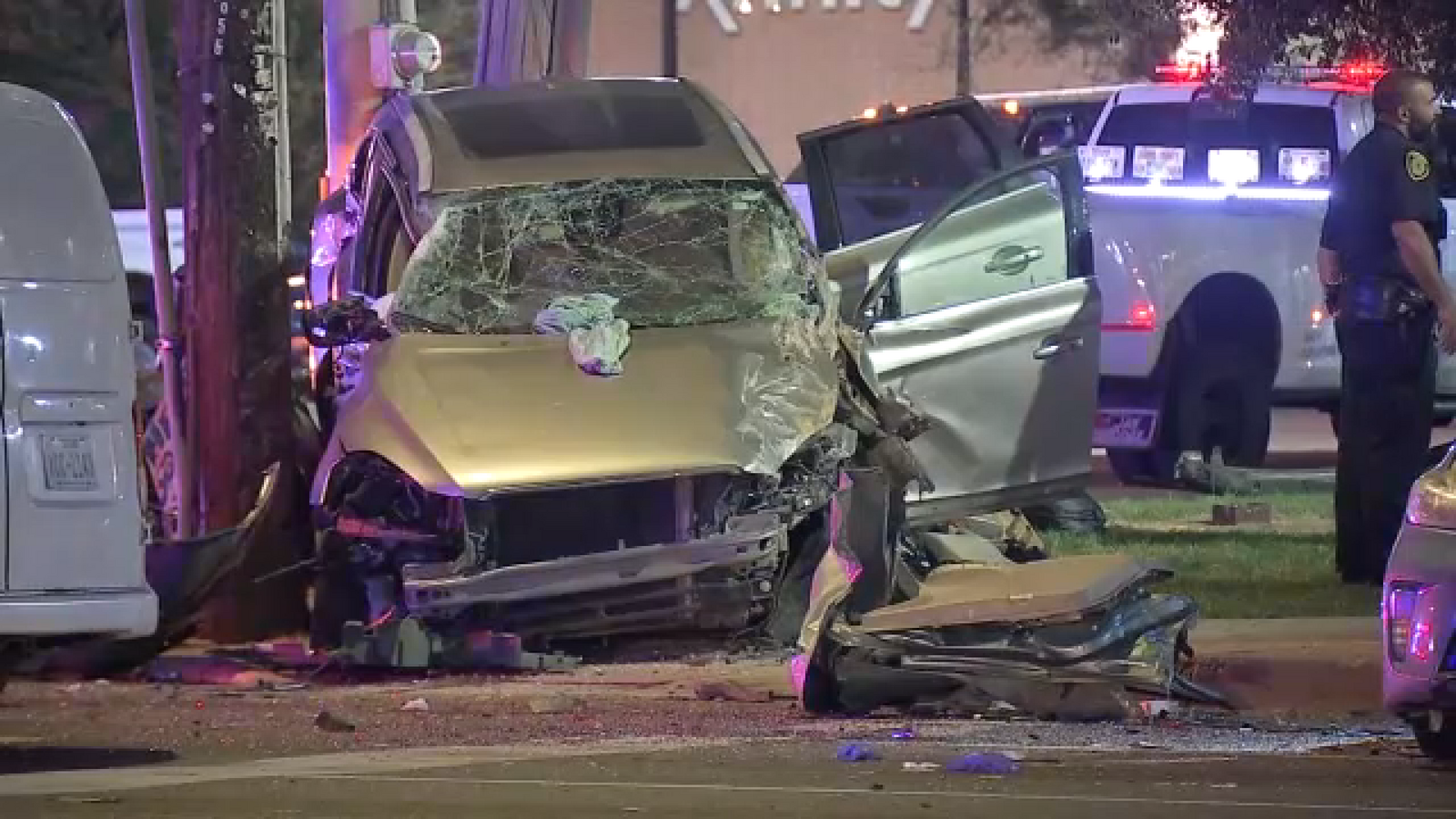 Driver killed in crash after hitting multiple cars and utility box near Westheimer and Hillcroft in west Houston, HPD says