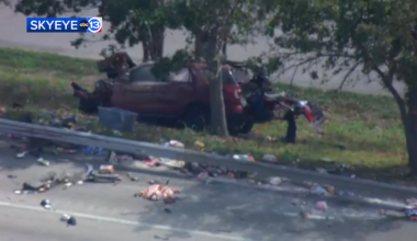 2 killed in multi-vehicle crash on East Freeway at Monmouth; all eastbound lanes closed, Harris County Sheriff's Office says