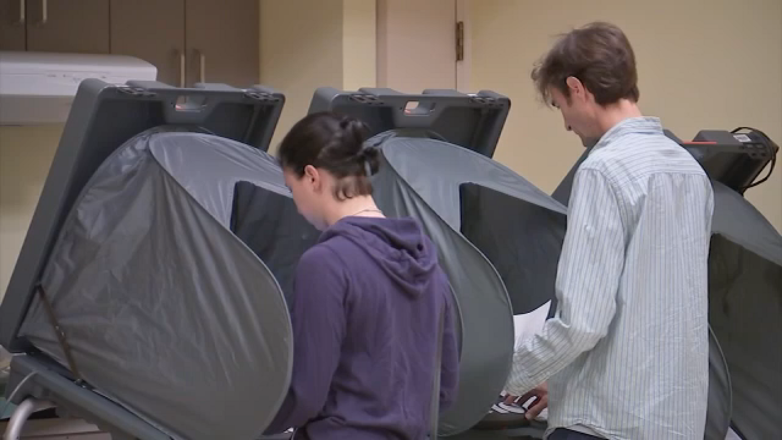 Harris County has 193 fewer Election Day poll sites for 2026 midterms compared to 2022, ABC News data shows