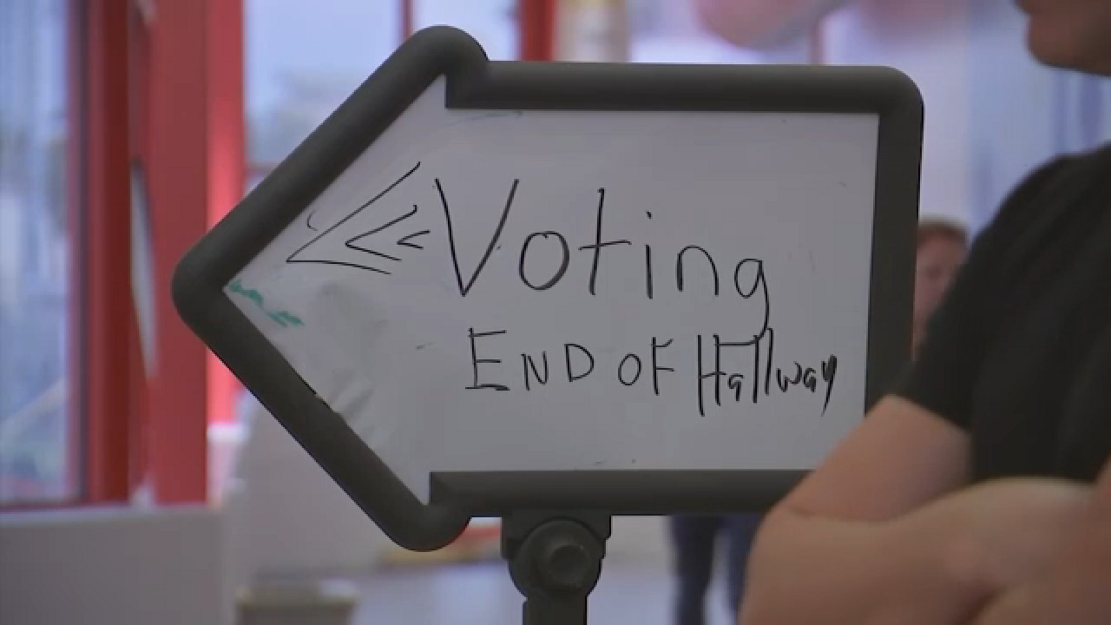 Texas early voting begins as voters weigh affordability and poll gauges enthusiasm