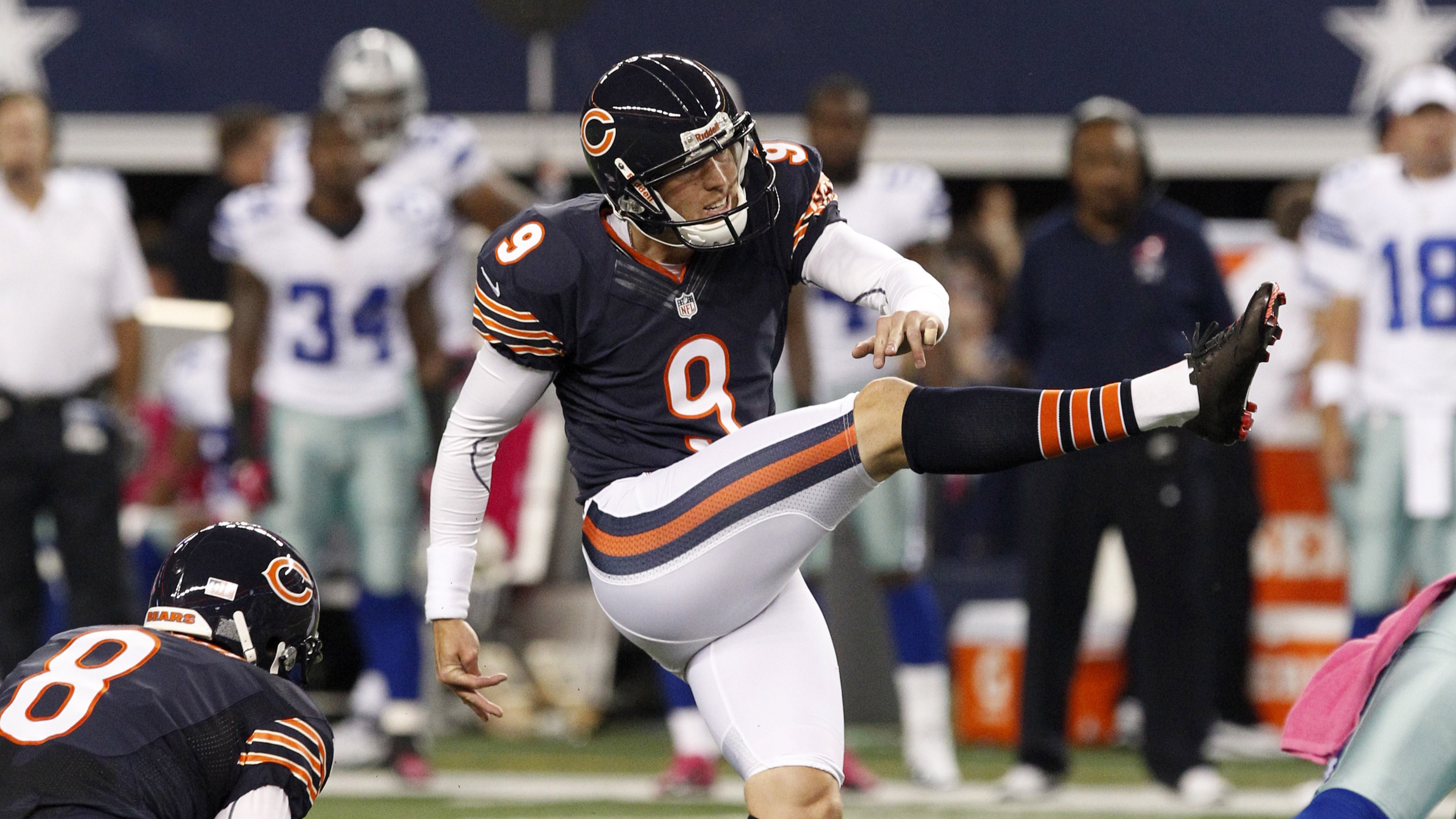 Chicago Bears' Robbie Gould kicks a field goal during an NFL football game against the Dallas Cowboys Monday, Oct. 1, 2012, in Arlington, Texas.