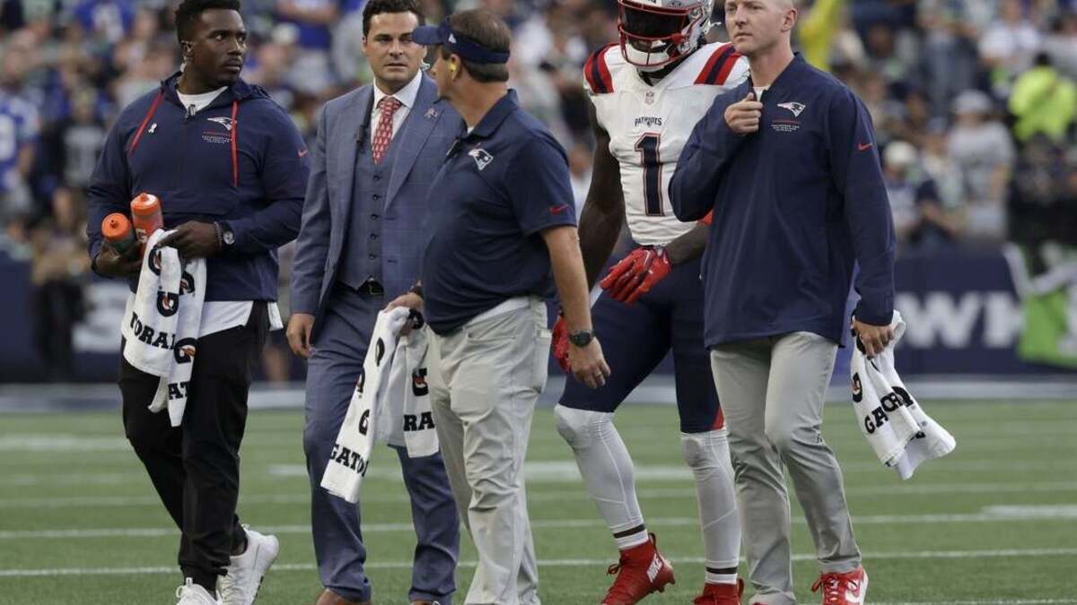 Patriots activate star WR A.J. Brown off injured reserve