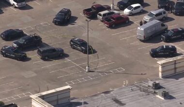 Houston crime: Man critically injured in robbery, authorities searching for suspect