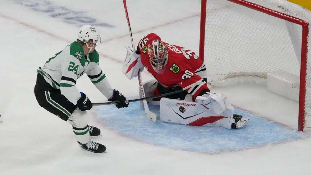Stars stay hot with road shutout of Blackhawks