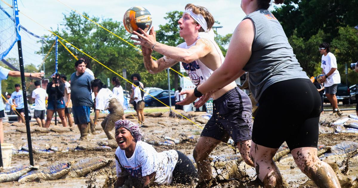 Photos: Muddy Mavericks dig into annual UTA Oozeball tradition | Multimedia