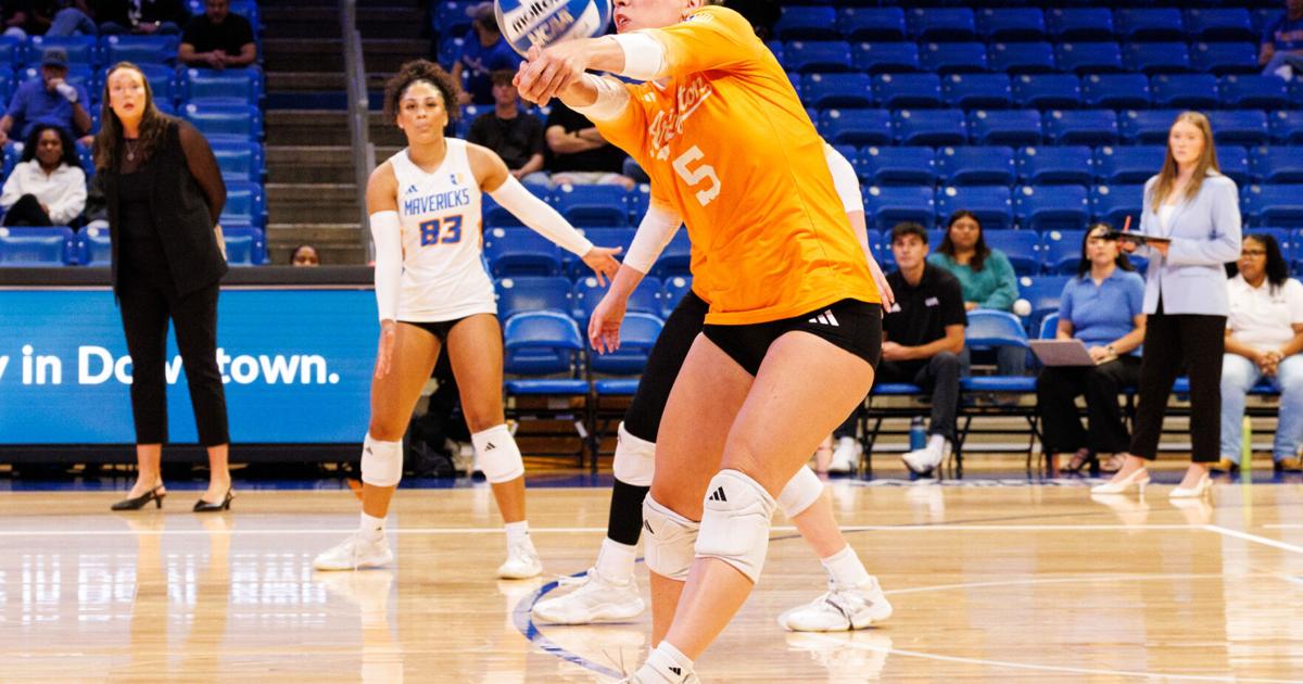 UT Arlington volleyball opens road trip with 1 win, 1 loss | Volleyball