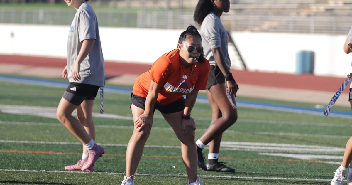 ‘She just understands everything’: UTA flag football head coach brings lifelong experience | Sports