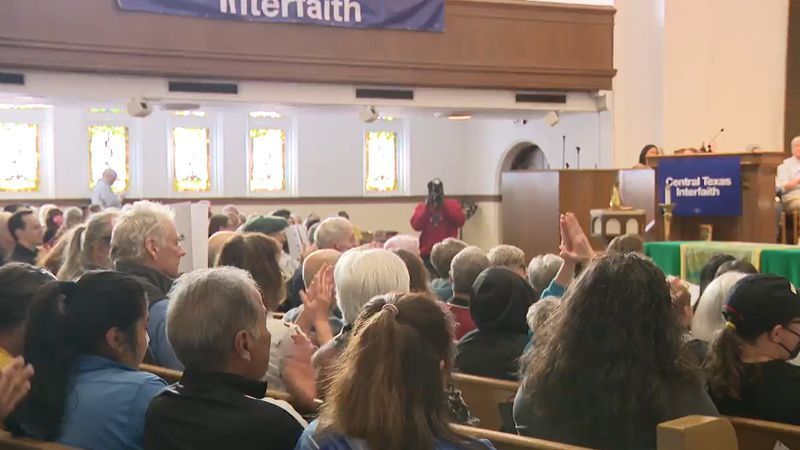 Early voting starts tomorrow across Texas and voters in Austin got a chance to hear directly from candidates for City Council at an open forum in Central Austin. (CBS Austin/Jane Page)