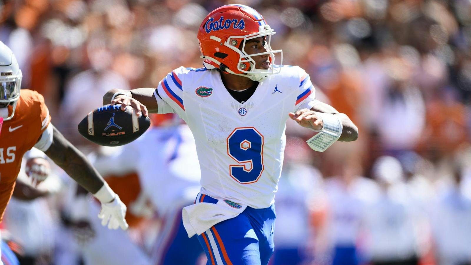 Florida escapes losing skid, upsets No. 7 Texas