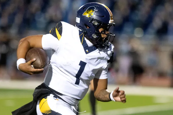 Eastwood’s Kingston Jeffries runs the ball against Pebble Hills during a District 1-6A football game Thursday, Oct. 1, 2026, at SAC 1 in El Paso, Texa