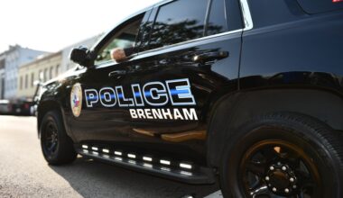 HOUSTON MAN CHARGED WITH DWI, UNLAWFUL CARRYING OF WEAPON – KWHI.com