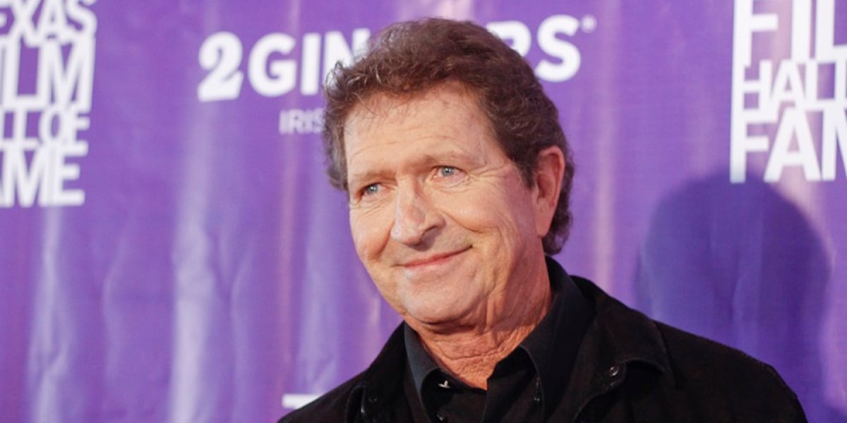 Mac Davis statue approved by city council, looks to honor musician’s legacy