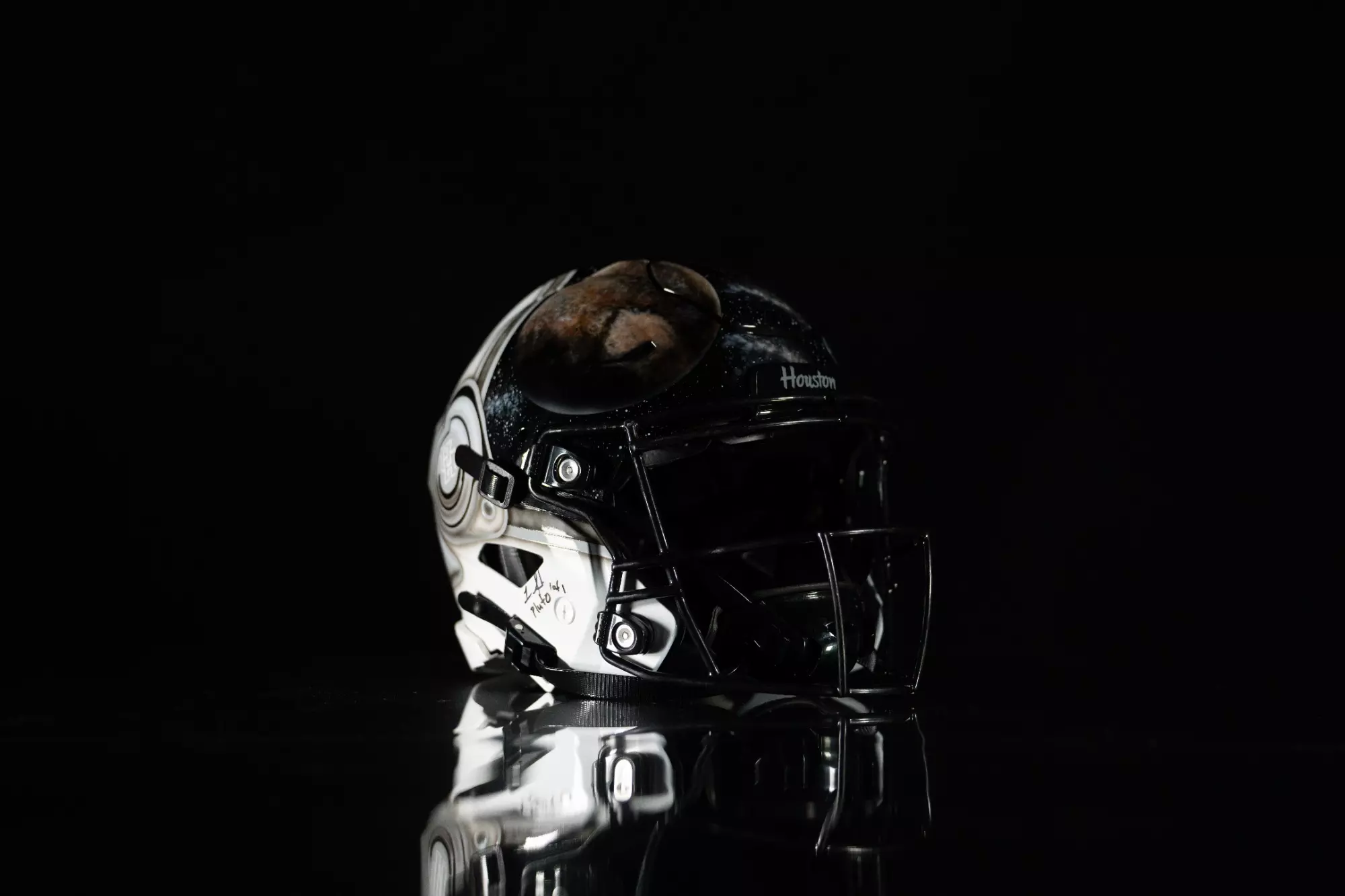 Pluto helmet