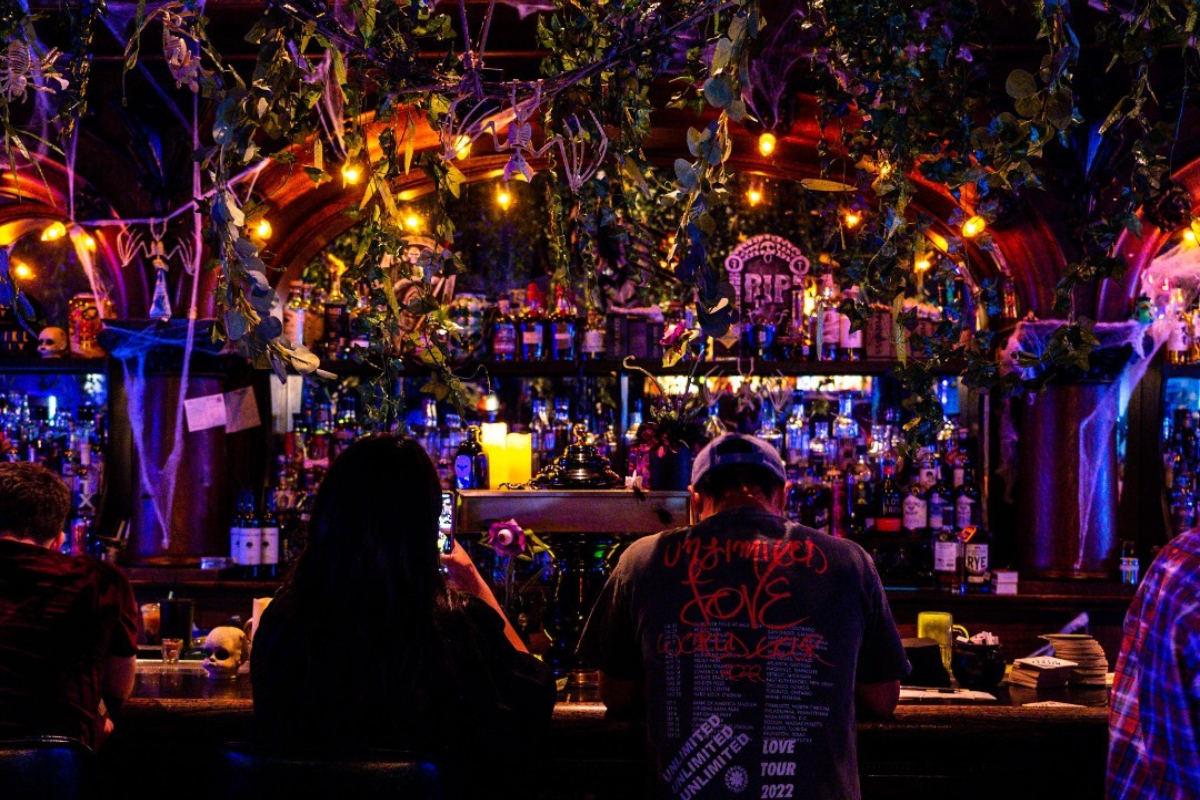 10 frighteningly festive Halloween bars in Houston
