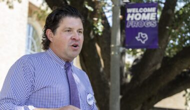 TCU chancellor resigns as former leader returns to oversee Fort Worth university 