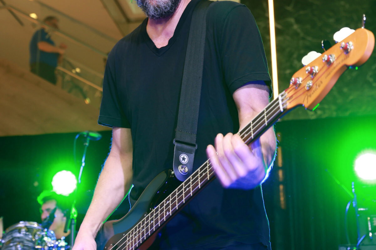 Keanu Reeves Rocks Out In Houston For a $1.5 Million Brunch That Lifts Up PetSet — Star Power Does Good