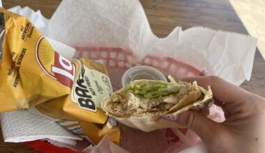 Pak-A-Pocket restaurant is a 40-year-old Fort Worth gem