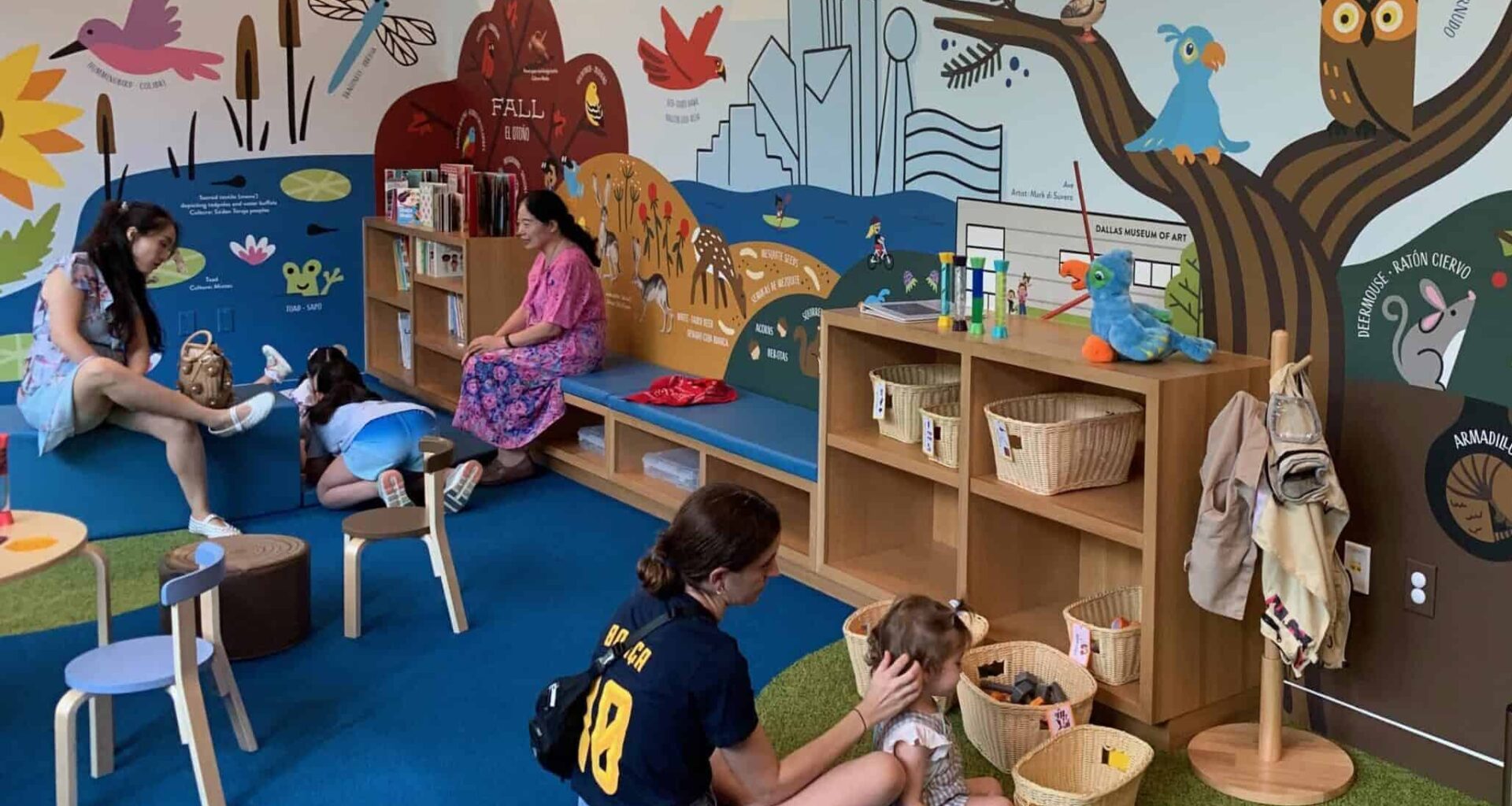 Children playing in the Dallas Museum of Art's new kids' interactive space.
