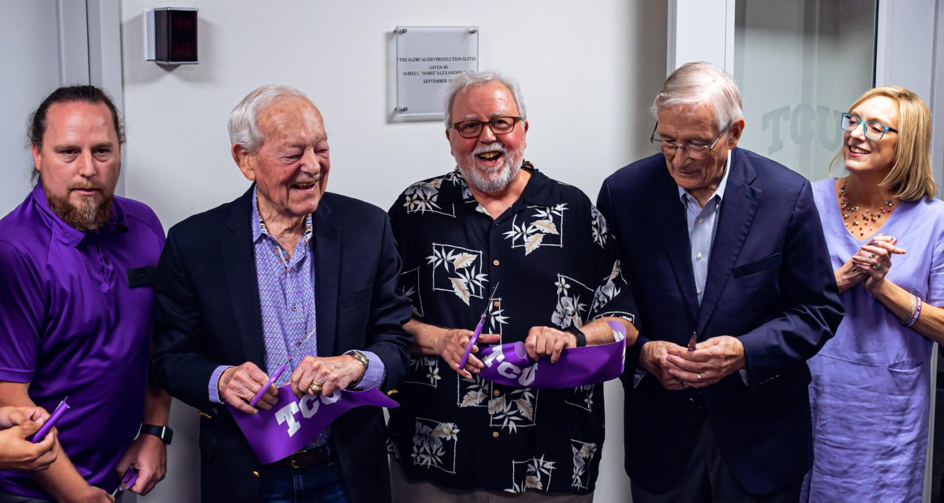 KTCU puts students at the center of its growing radio community – TCU 360