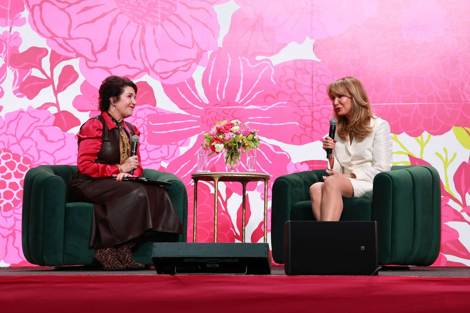 Lisa Trapani Shumate interviews Jaclyn Smith (Priscilla Dickson)