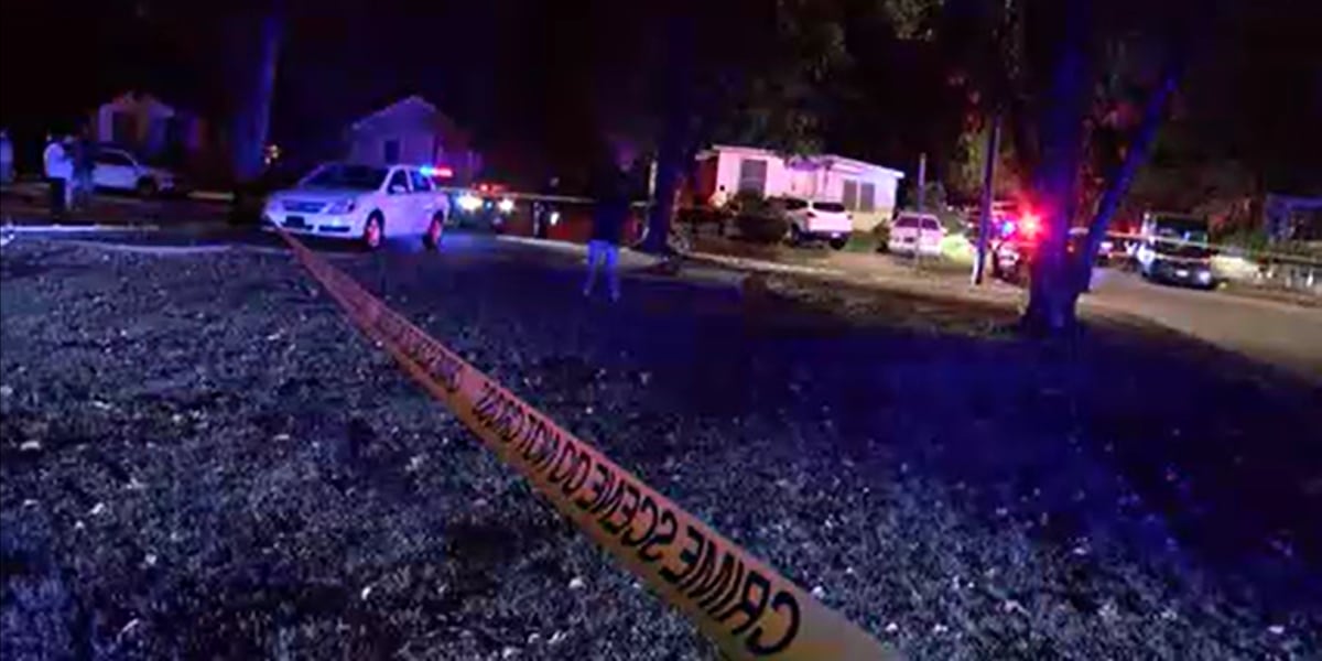 A 19-year-old has been found shot dead in a Texarkana, Texas, front yard