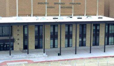 Grand Prairie ISD cancels high school musical, citing ‘drag ban’