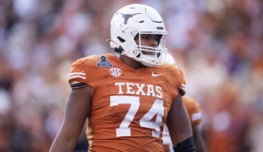 Texas LT Trevor Goosby Suffers Season-Ending Knee Injury