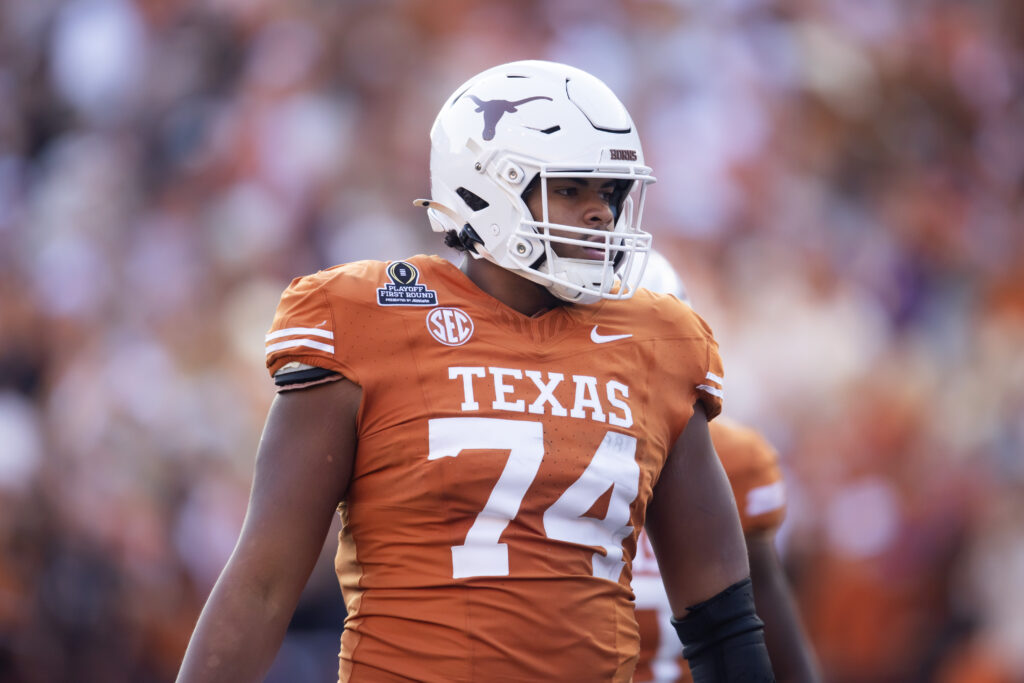 Texas LT Trevor Goosby Suffers Season-Ending Knee Injury