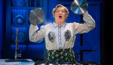 Mrs. Doubtfire brings musical comedy to Houston stage