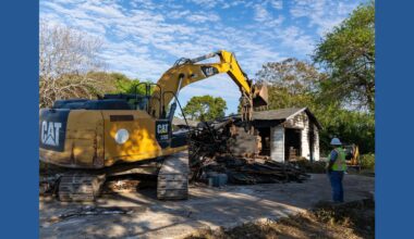 Former drug house demolished in Corpus Christi as local contractor steps up to help community