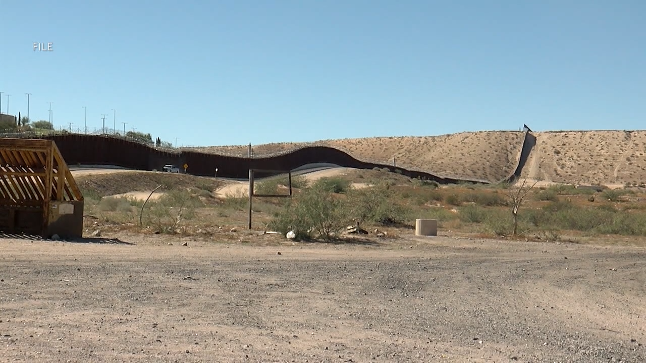Trump administration asks Supreme Court to continue Border Wall Construction