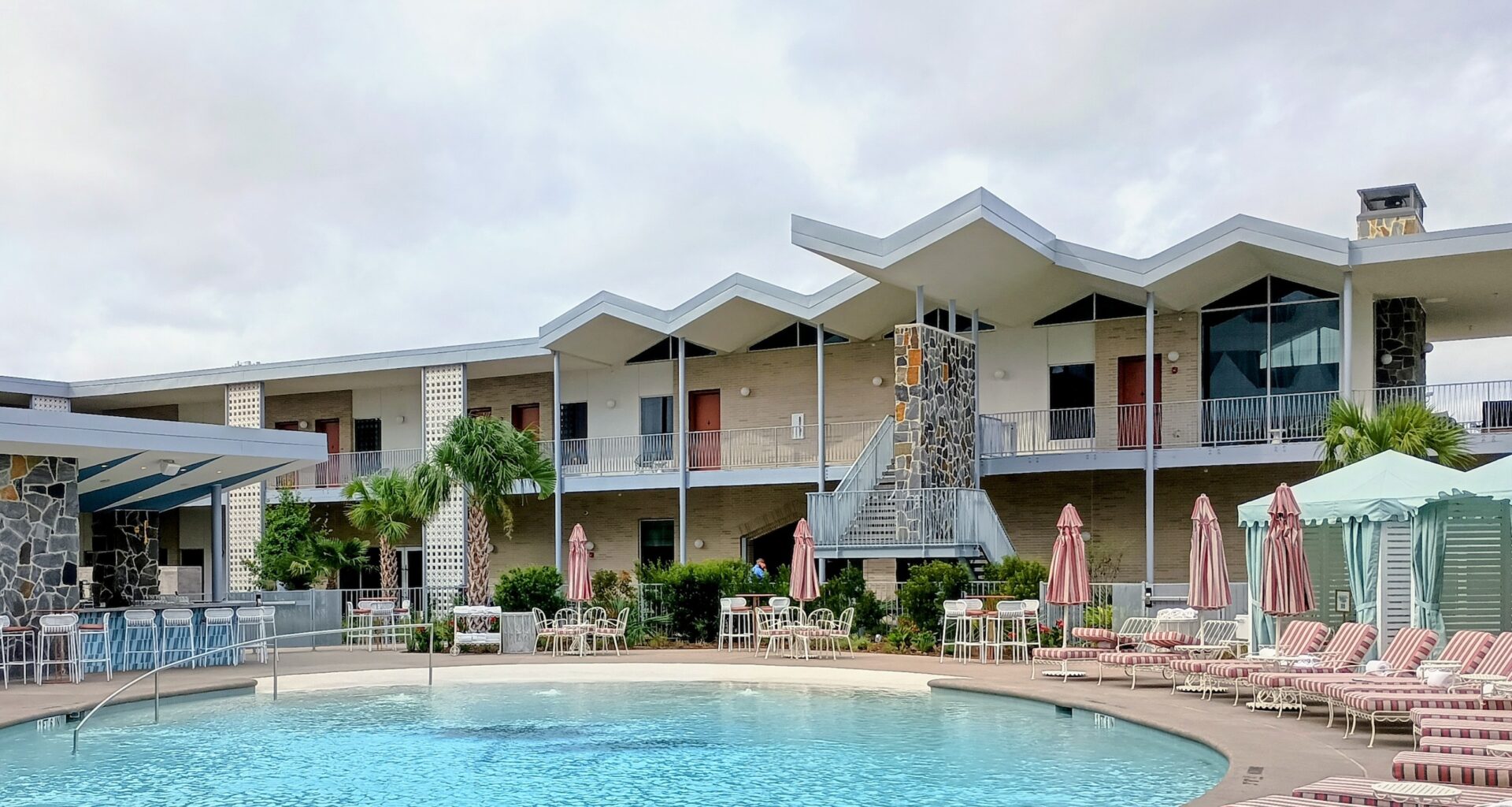 Caravan Court Hotel in Arlington.