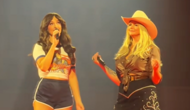 Kacey Musgraves Brings Out Miranda Lambert For Surprise Performance Of "Horses and Divorces" In Austin, Texas [Watch]