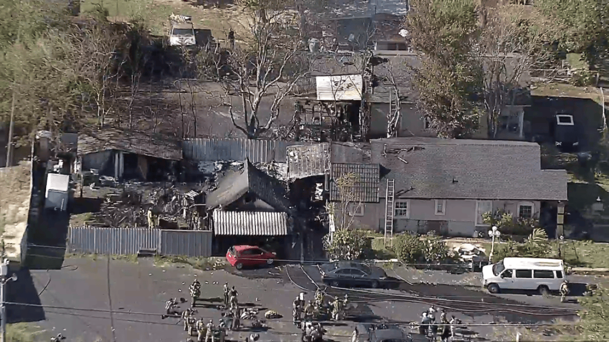 Crews battle Fort Worth house fire – NBC 5 Dallas-Fort Worth