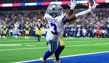 Dallas Cowboys at Green Bay Packers: 2 players to buy, and 2 to sell
