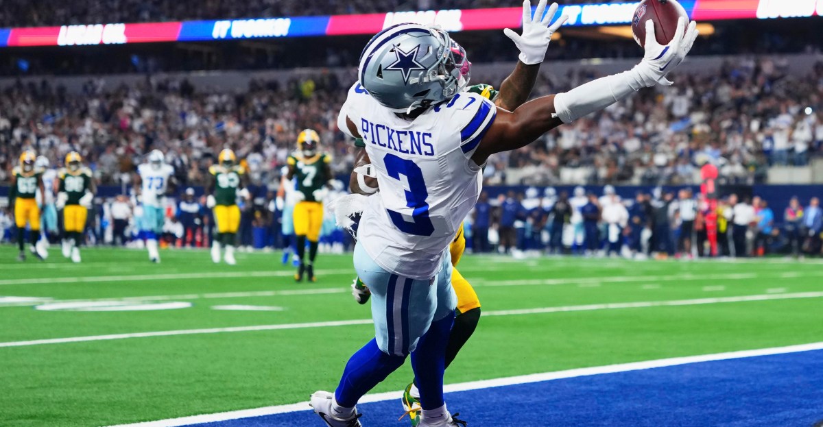 Dallas Cowboys at Green Bay Packers: 2 players to buy, and 2 to sell