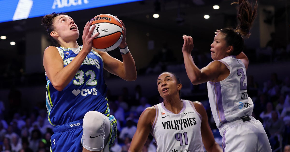 Dallas Wings fans rally as team battles in Game 2 of playoffs