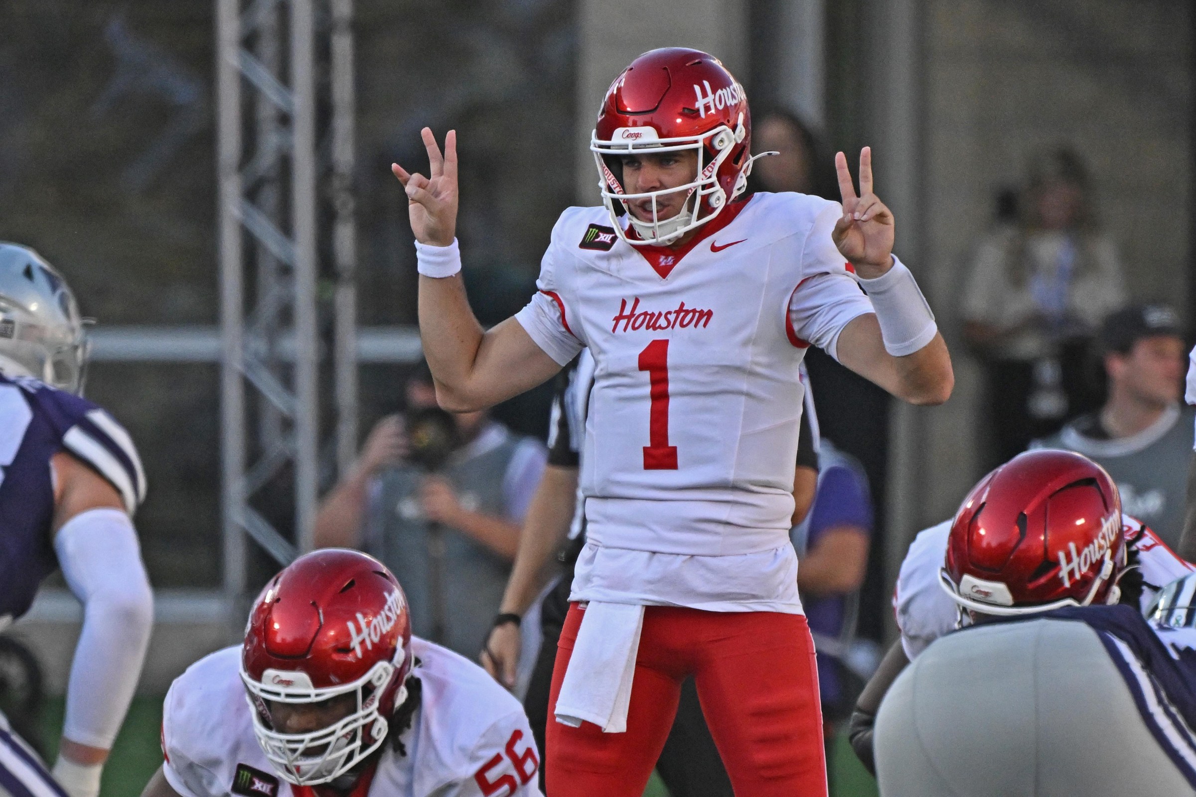 MANHATTAN, KS - OCTOBER 10: Quarterback Conner Weigman #1 of the Houston Cougars calls out a play from the line of scrimmage against the Kansas State Wildcats in the second half at Bill Snyder Family Football Stadium on October 10, 2026 in Manhattan, Kansas. (Photo by Peter G. Aiken/Getty Images)