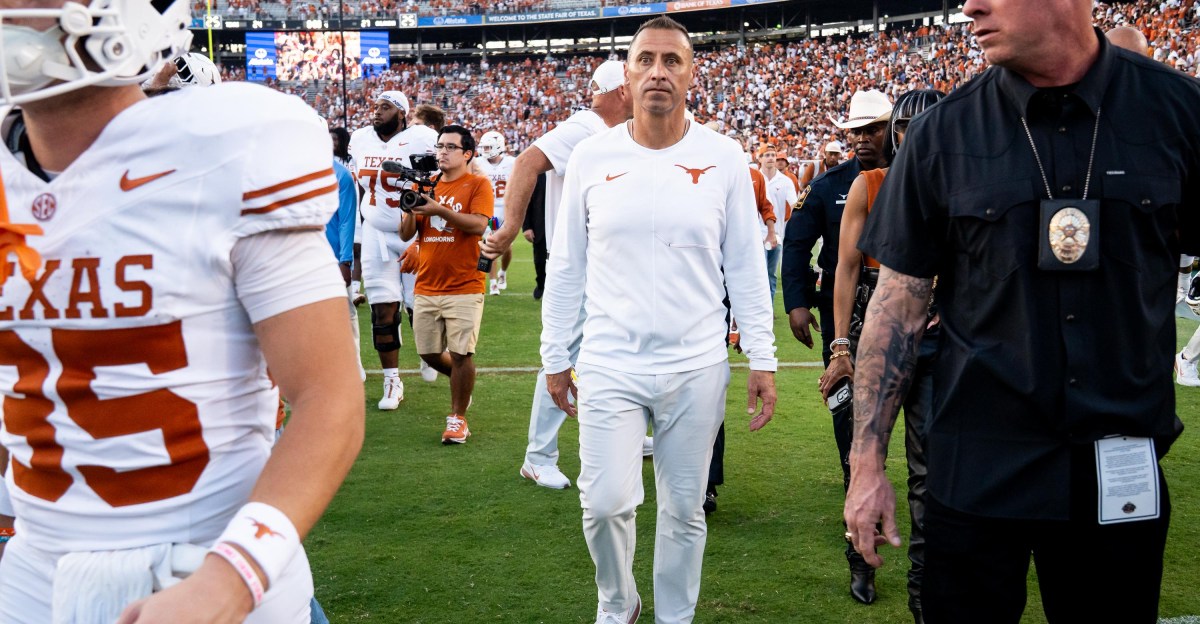 Texas lacks internal offensive play-calling options