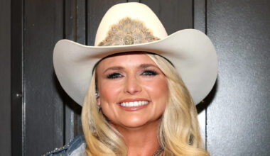Miranda Lambert Performing at Dallas Cowboys Thanksgiving Game for Salvation Army Halftime Show
