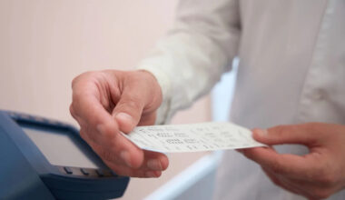 Texas store spots AI-generated receipt after scammer gets $600 designer purse refund